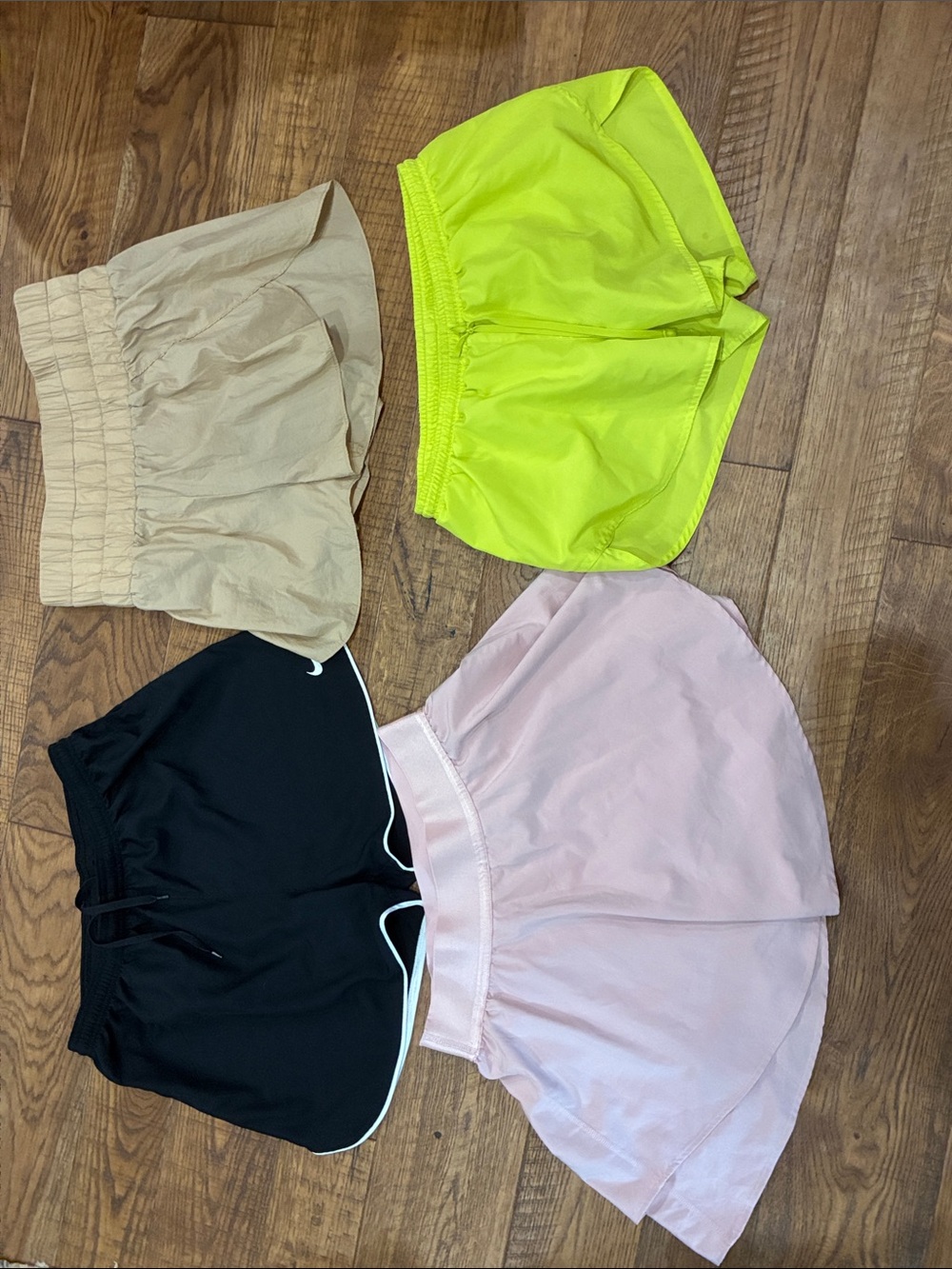 Women’s medium Athletic Shorts and skort